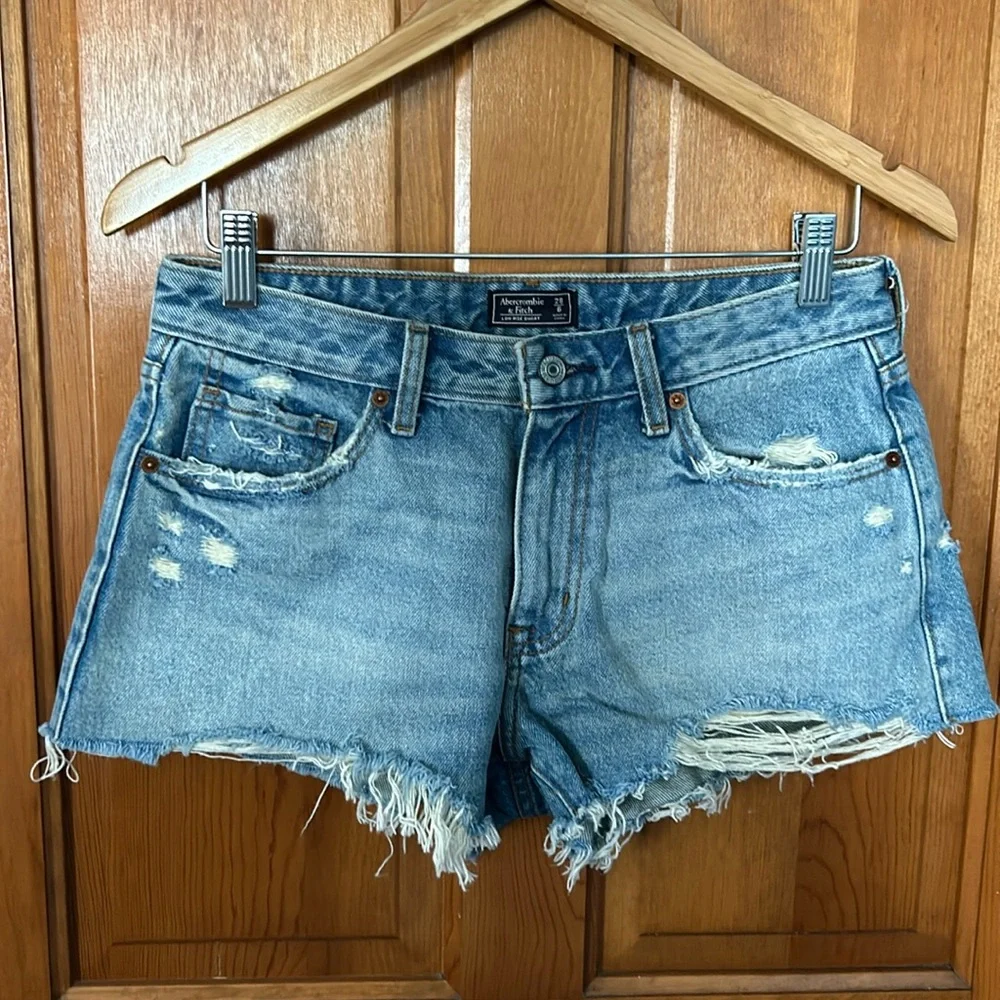 A&F Low Rise Short NWOT - Picture 2 of 5